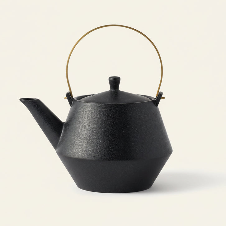 Mino ware teapot in black, Frustum series by Shinzan-gama Yamatsu, with brass handle
