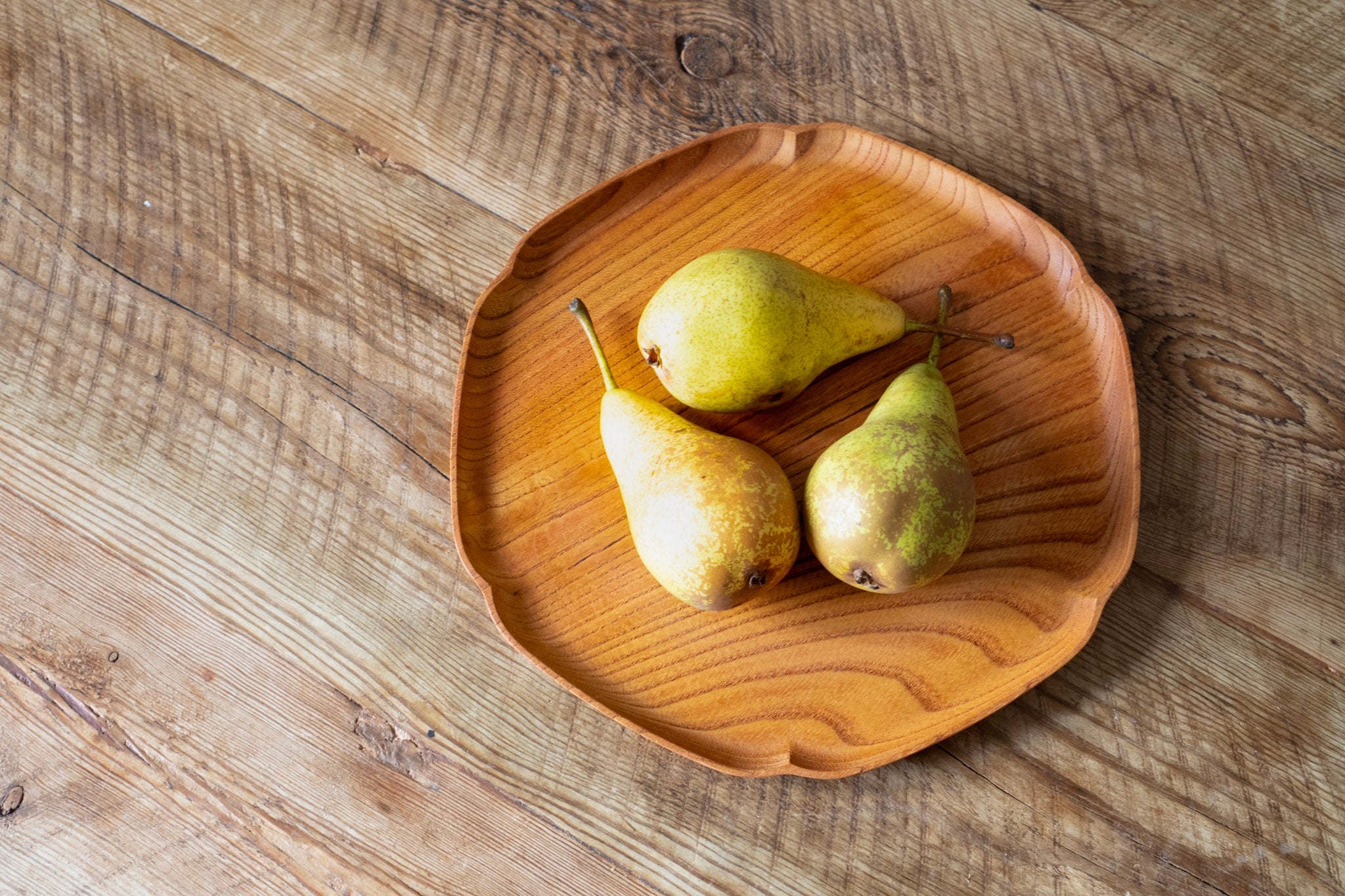 Three pears on a KITO yukiwa tray 