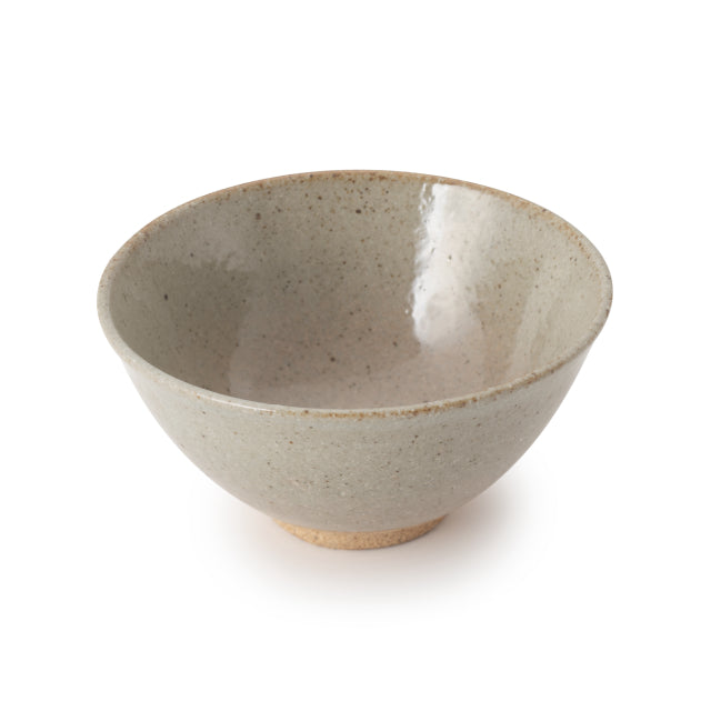 Nakagawa Mino ware rice bowl in Tsuchi-hai beige glaze, yama-chawan style