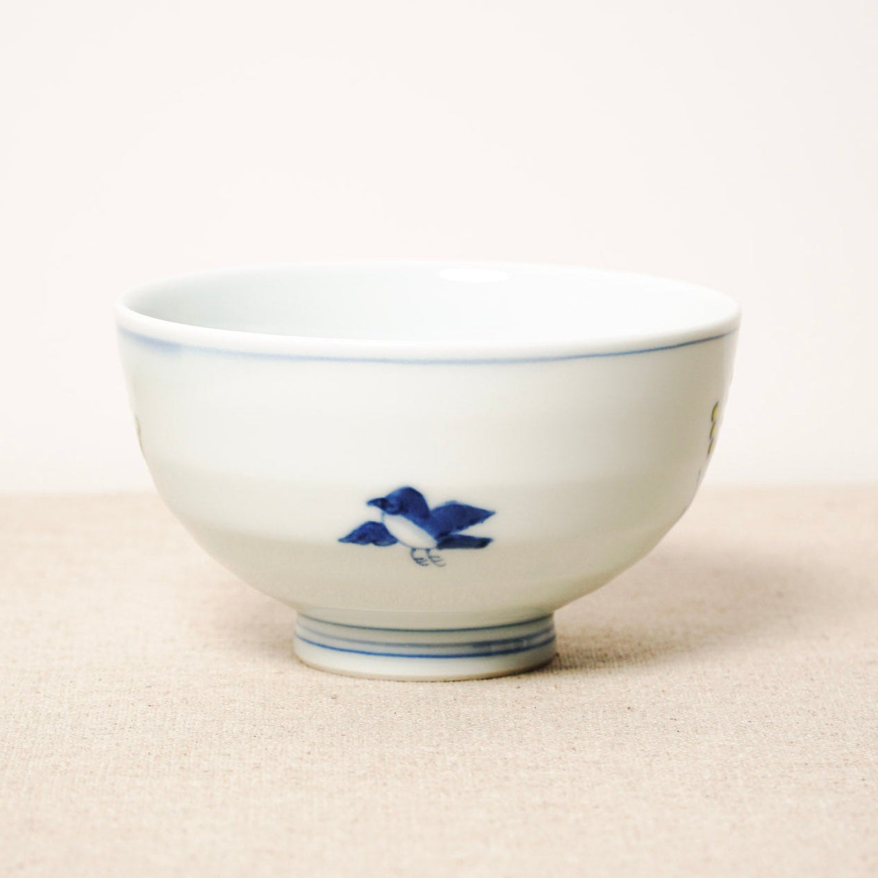 Keizan Kiln Arita ware rice bowl with Keizan Kiln Arita ware rice bowl with hand-painted sparrows and rice ears motif