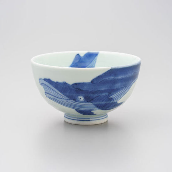 Arita ware rice bowl with hand-painted sometsuke whale by Keizan Kiln