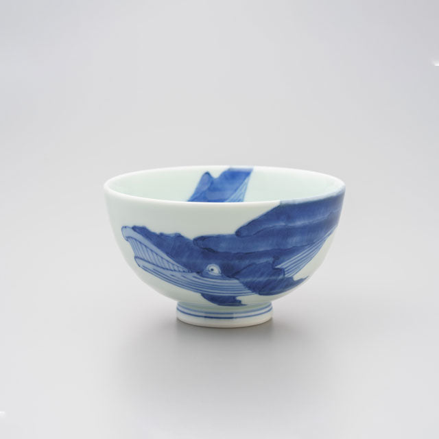 Arita ware rice bowl with hand-painted sometsuke whale by Keizan Kiln